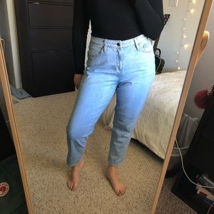 Universal Thead mom jeans